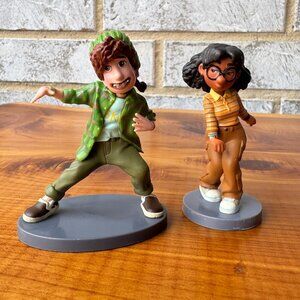 Disney/Pixar Turning Red Miriam Mendelsohn and Priya Mangal Figurine